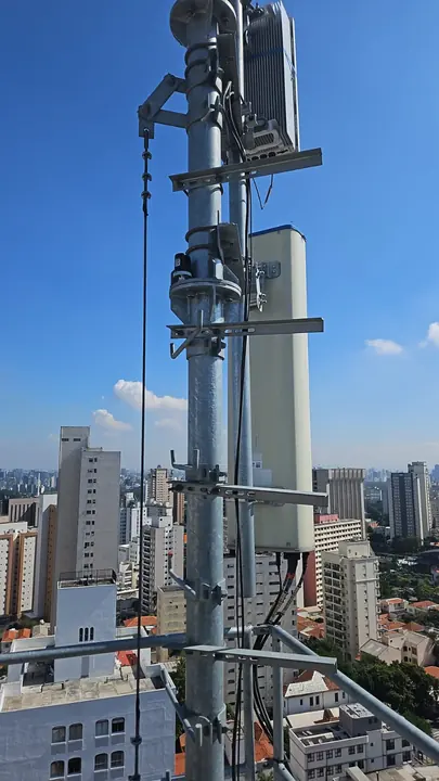 Sensor installed on a telecommunications mast.