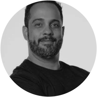 Portrait of Julio Alan Silva.